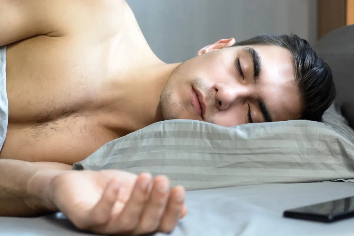 Jak prawidłowo spać na poduszce ortopedycznej, aby uniknąć bólu szyi