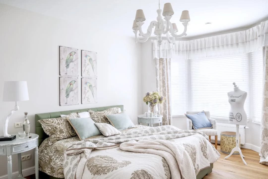 Biała sypialnia jakie dodatki - stwórz przytulne i stylowe wnętrze