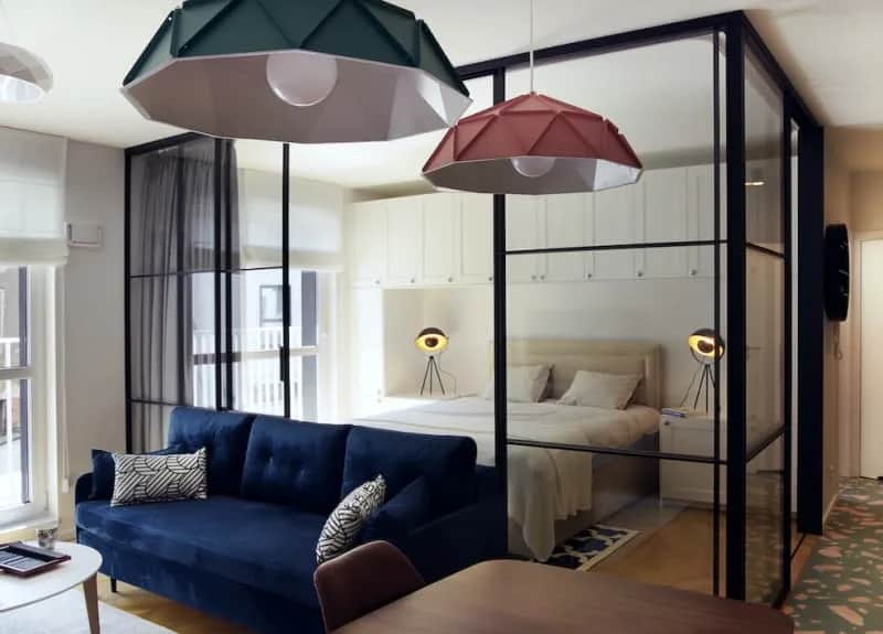 Jak urządzić wąskie sypialnie, by zyskać więcej przestrzeni?